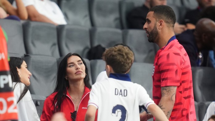 Anglický reprezentant Kyle Walker a jeho žena Annie Kilnerová