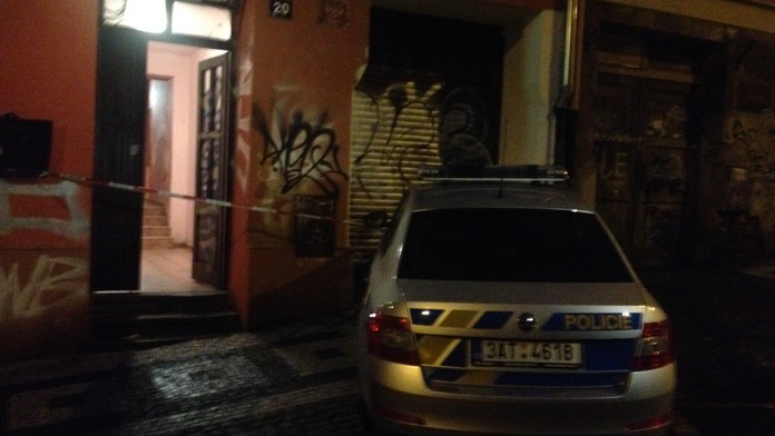 Na Žižkově v Praze někdo pobodal muže! Ten skončil v nemocnici