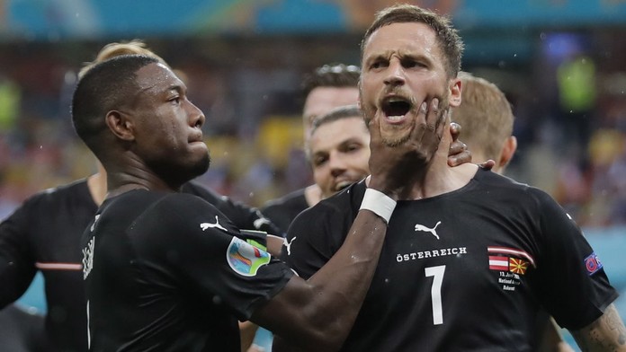 Vulgární nadávky mají dohru. Útočník Rakouska dostal trest od UEFA