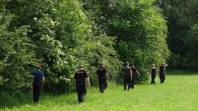 Policisté ukončili pátrání po seniorovi z Hradce. Našli ho mrtvého