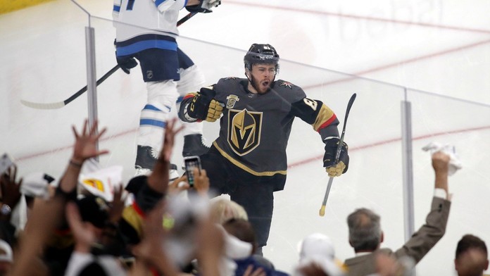 Série se přesunula do města hříchu: Vegas vyhrálo a vede!