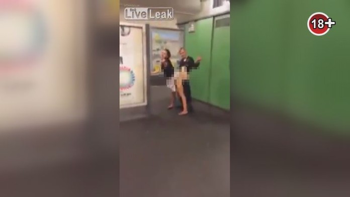 SEX NA VEŘEJNOSTI: Páreček si to rozdával na perónu v metru