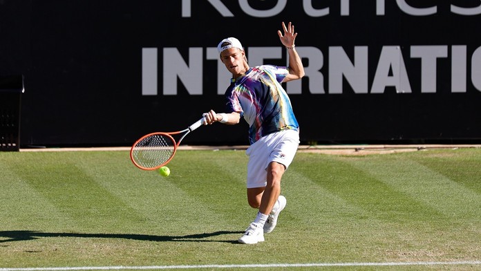 Tenistům na turnaji v Eastbourne vykradli pokoje. Brali hodinky i hotovost