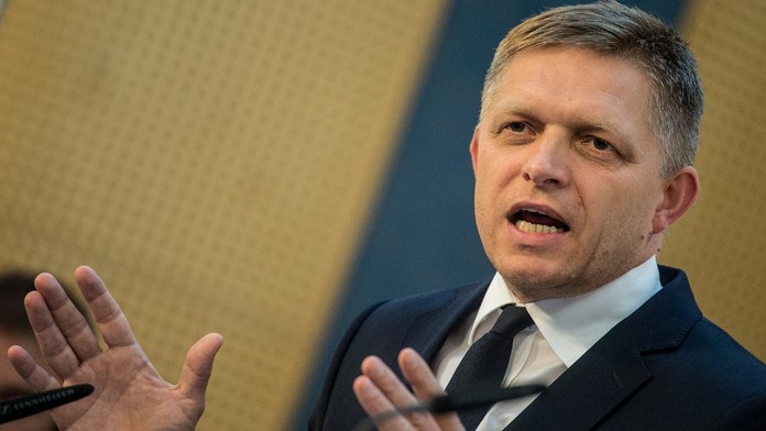 Slovenský premiér Fico byl po 16 dnech propuštěn z nemocnice