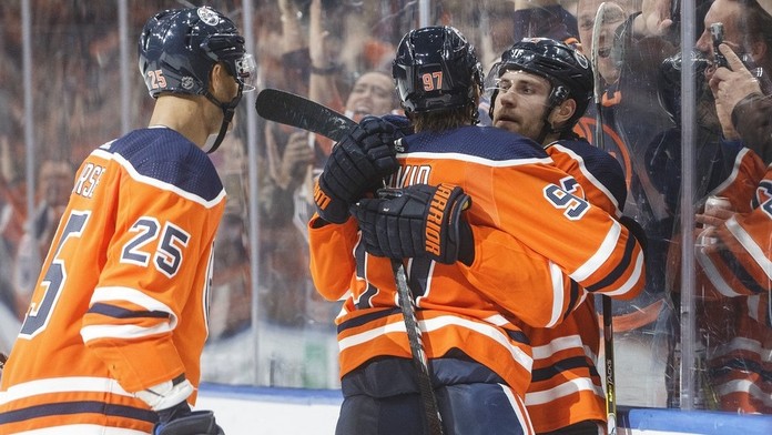 Velká noc německé hvězdy. Leon Draisaitl dal v NHL čtyři góly!
