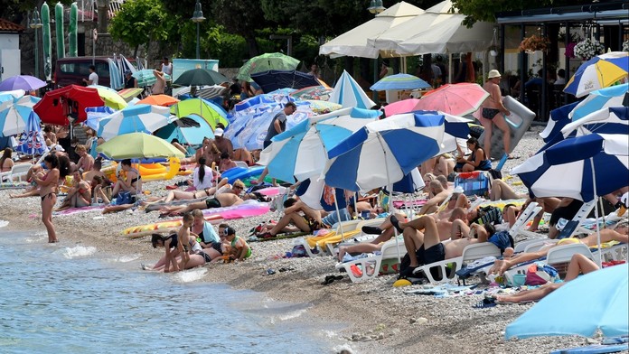 Chorvati se děsí turistů a koronaviru. Léto bez roušek je šílenství, říkají