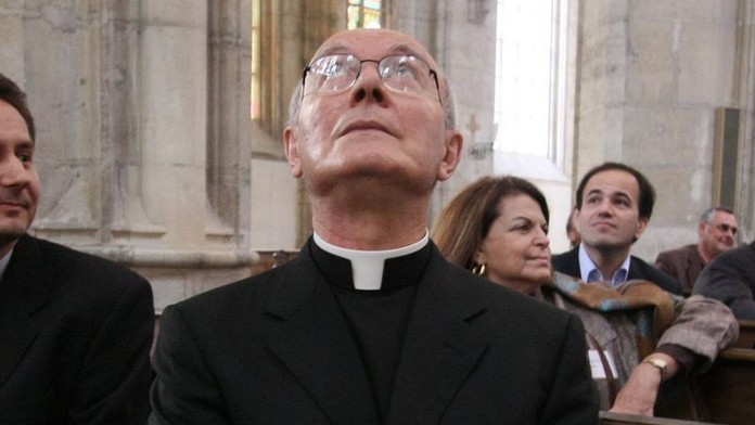 Velvyslanec Vatikánu v Praze zkolaboval na ambasádě