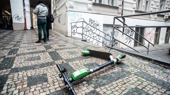 Nehody elektrokoloběžek mají už i oběti na životech. Znáte vůbec pravidla?