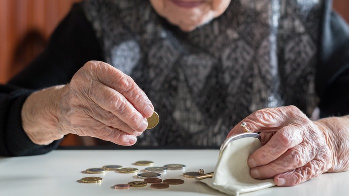 Průměrný důchod v Česku se zvyšuje. Dosáhnete na něj? ANKETA