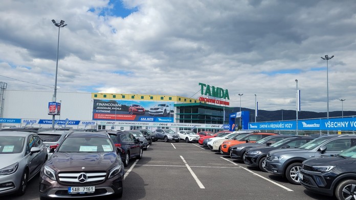 AAA AUTO se začátkem sezony slavnostně otevřelo nové autocentrum v Ústí nad Labem
