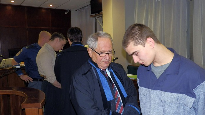 Vězni věšeli na záchodě spoluvězně! Dostali 15 a 12 let navrch!