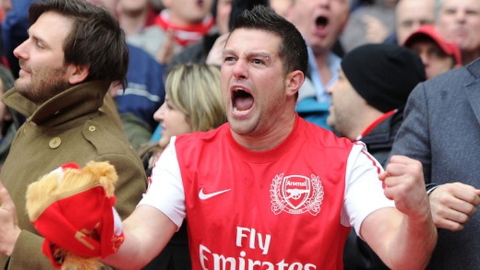 Jestli Arsenal vyhraje, tak sním vlastní lejno, napsal fanoušek a pak litoval