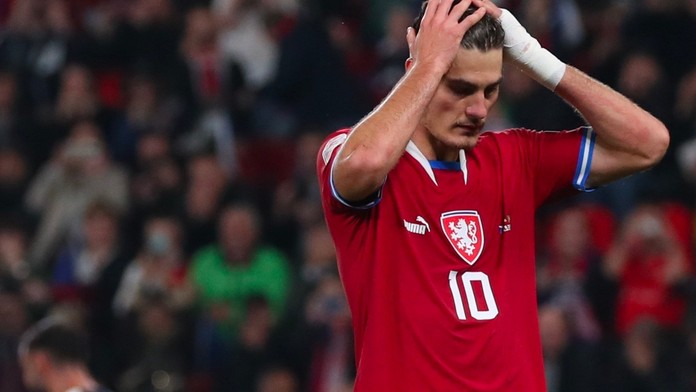 Hráli jsme defenzivně a dělali chyby, kritizoval Schick. Co mu poradil Ronaldo?