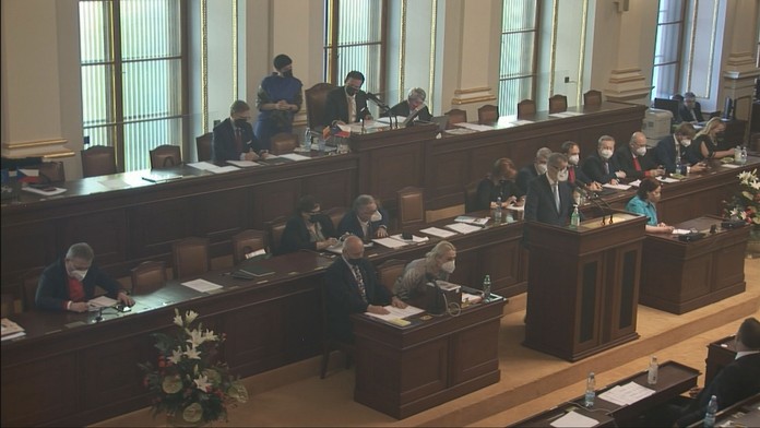 Poslanci zatím nejednali o covid pasech, ANO návrh nakonec stáhlo