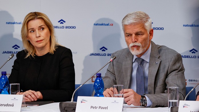 Ponížil mě, nařkla Nerudová generála Pavla. Ten hovoří o špatné interpretaci