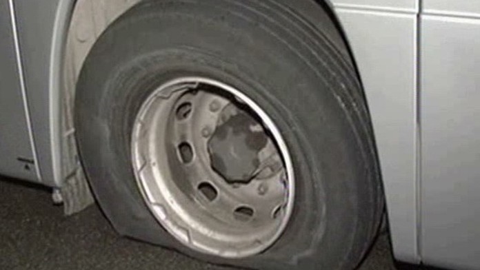 Před cestou na dovolenou dofoukněte pneumatiky na maximum! Radí odborník