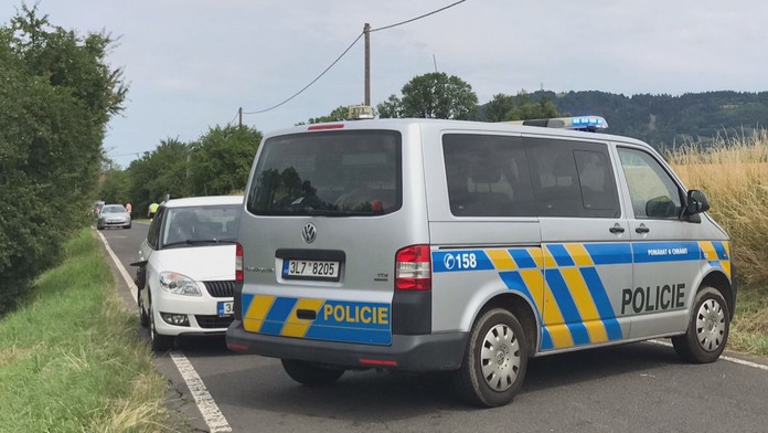 V Českém ráji smetlo auto skupinu cyklistů. Tři skončili v nemocnici