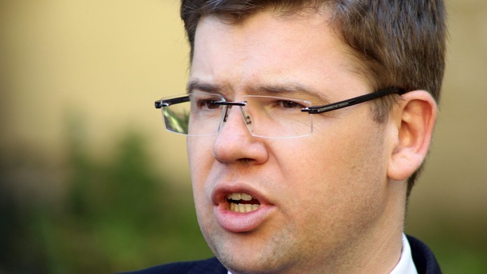 Drtivou většinu Čechů naštvalo odvolání ministra Pospíšila