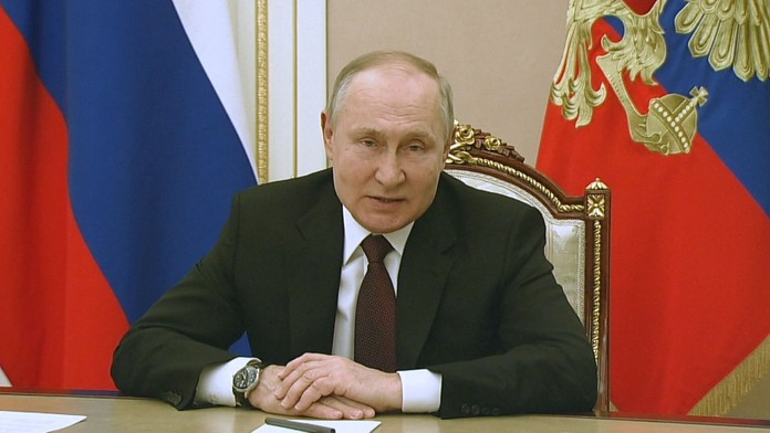 Může za chováním Putina stát covid? Vykazuje příznaky mozkové mlhy, tvrdí experti