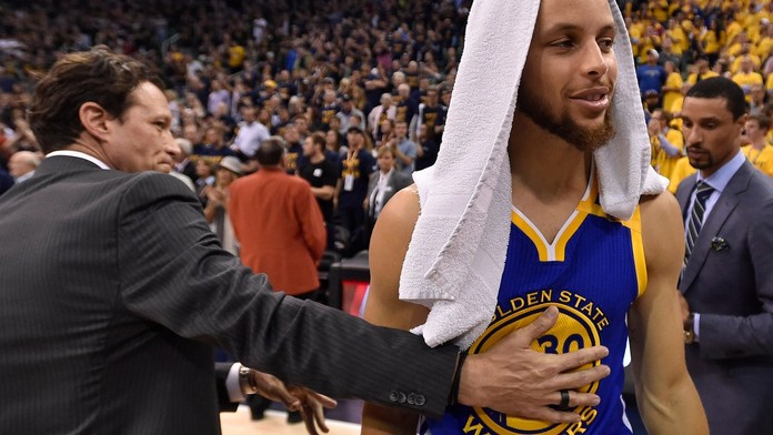 Jako horký nůž máslem! Golden State ovládli sérii 4:0 na zápasy
