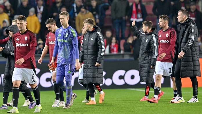 Fanoušci Sparty chtěli vysvětlení. Objevili se na tréninku a mluvili s hráči