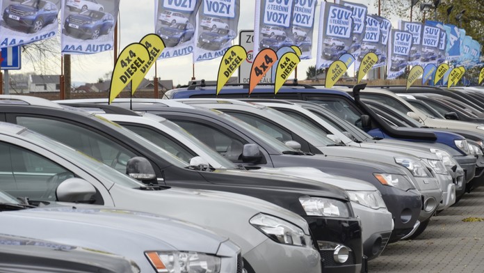 AAA AUTO naděluje s Mikulášem velkým i těm nejmenším zákazníkům