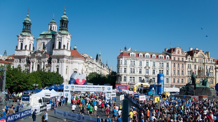 V sobotu se běží půlmaraton, centrem Prahy neprojedete! PŘEHLED UZAVÍREK