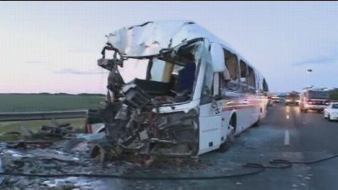NEŠTĚSTÍ V ŘECKU: Tři Češi zahynuli v autobusu! Devět zraněných