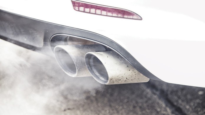 Další rána pro automobilky. Evropští poslanci chtějí ještě tvrdší omezení emisí!