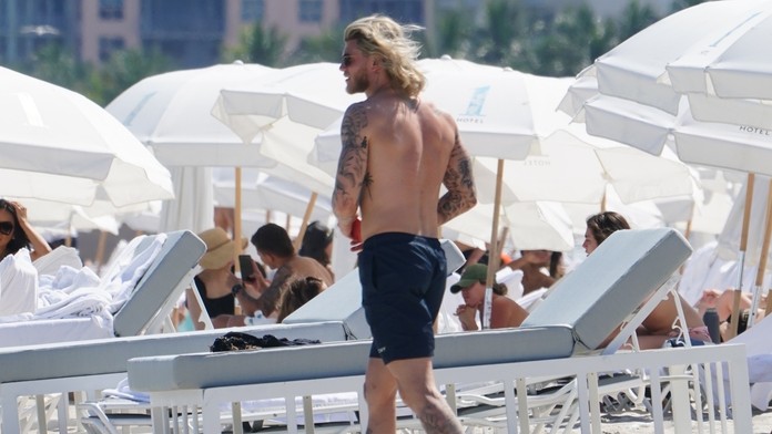Smutný hrdina Karius: Za Liverpool letos ještě nehrál, frustraci rozhání na pláži