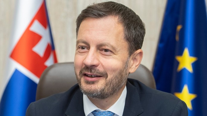 Slovensku hrozí ekonomický kolaps, varuje premiér. Chce pomoc Bruselu