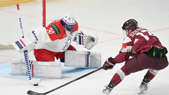 Kdy půjde Vejmelka do brány? Nevíme. Hrubec nastoupil dle plánu, mlžil Jalonen