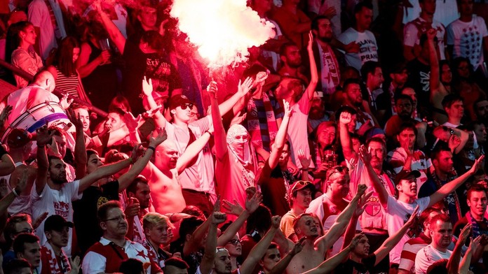 Slavia dostala od UEFA obrovskou pokutu za mafiánské pokřiky!