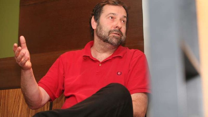 STEM: John boduje mezi politiky. Nečas před Paroubkem