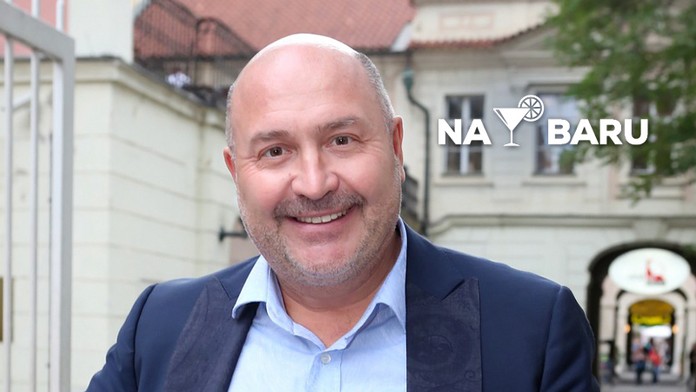 Na baru s Michalem Davidem: Posílejte mu své dotazy!