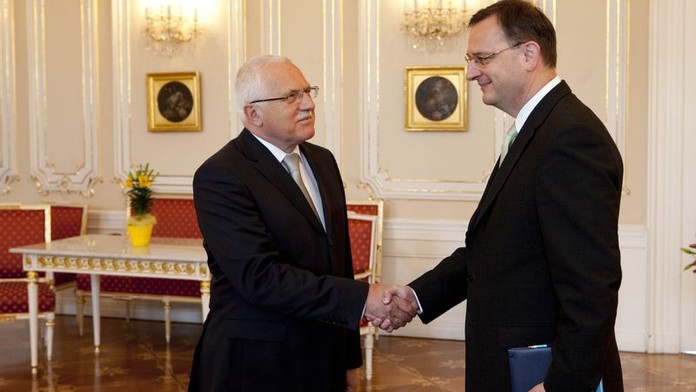 Václav Klaus si pozval na jednání Petra Nečase