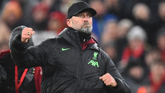 Klopp ztratil při oslavách snubní prsten. Zachránit ho musel kameraman
