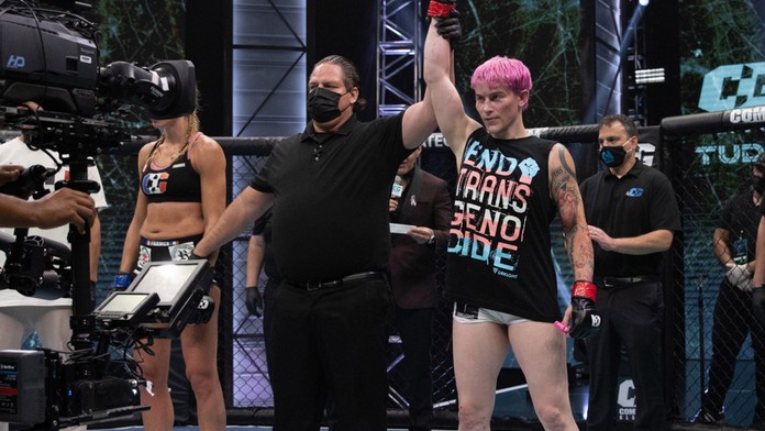 Další transgender sportovkyně! Zápasnice ovládla svůj první duel v MMA