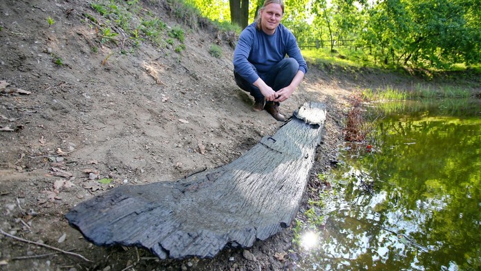 U Břeclavi našli kusy staré lodě, mohly tam ležet tisíce let