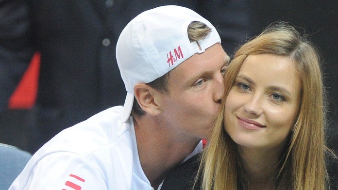 Berdych užívá volna. Jeho sexy Ester zapózovala u moře! FOTO