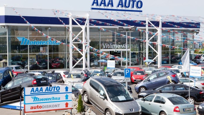 Prodeje AAA AUTO lámou rekordy, v dubnu si v „áčkách“ koupilo vůz 6232 lidí