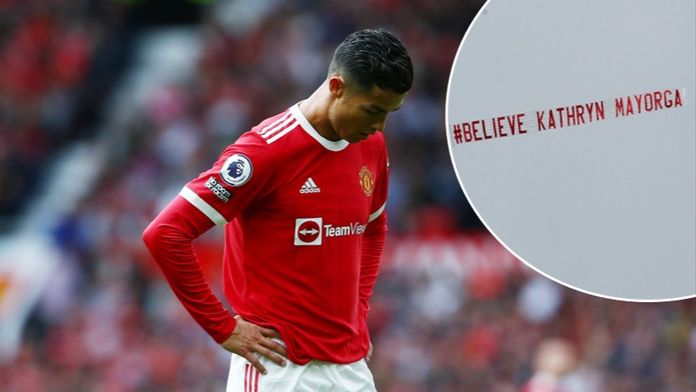 Při Ronaldově návratu se objevil útočný nápis: Připomněl nařčení ze znásilnění