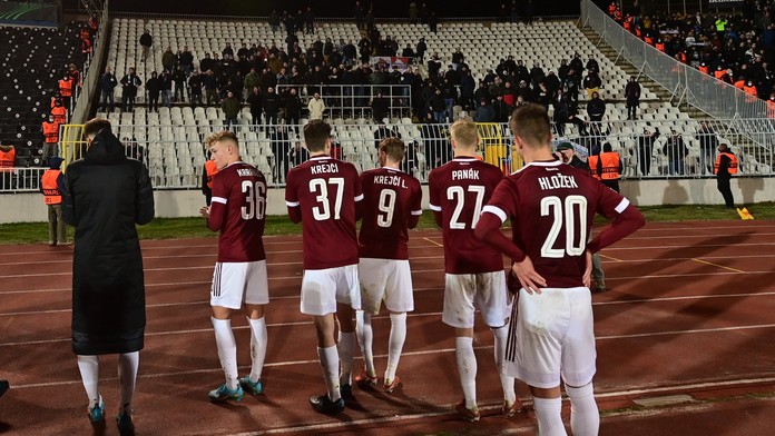 Rasistické chování fanoušků Sparty v Bělehradě? Další tvrdý trest od UEFA