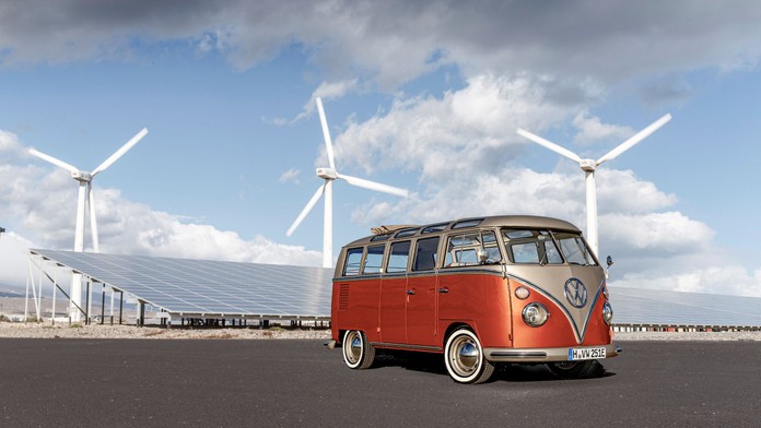 VW zkřížil legendu a elektromobil. Nahlédněte do úžasného retro busu