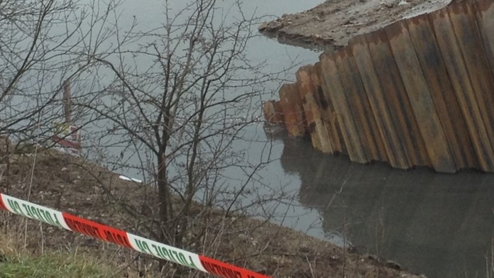 V protrženém Jordánu uhynula spousta ryb, sediment uniká do řeky