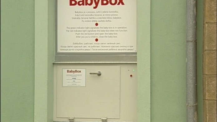 Sousedi mají babyboxy pro psy