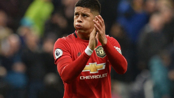 Vrať se domů, žádala ho matka. A 29letý hráč Manchesteru poslechl