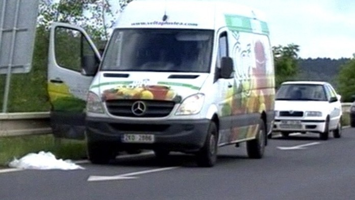 Čtyři lidé přepadli dodávku, ukradli dva miliony