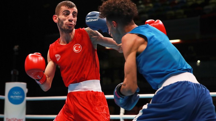 Obří risk má své následky! Boxeři se v Londýně nakazili koronavirem