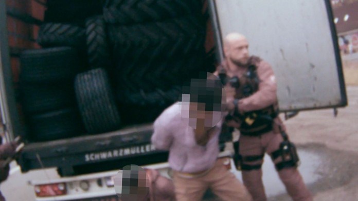 Migrant vykukoval z kamionu na D1. Protijedoucí řidič zavolal policii